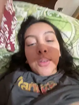 Valentinacouple online show from April 4, 2026, 4:35 pm