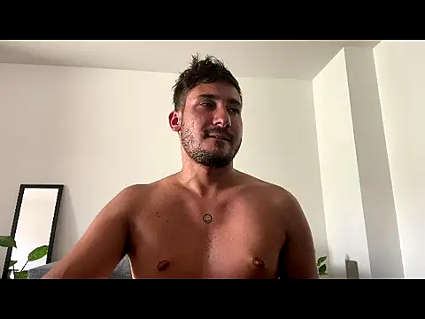 Snapshot of Heytincho chatting on February 14, 2026, 7:47 pm Heytincho online show from February 14, 2026, 7:47 pm