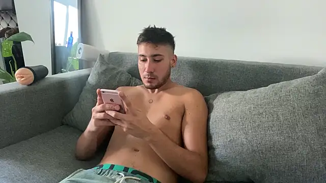 Snapshot of Heytincho chatting on March 1, 2026, 9:59 pm Heytincho online show from March 1, 2026, 9:59 pm