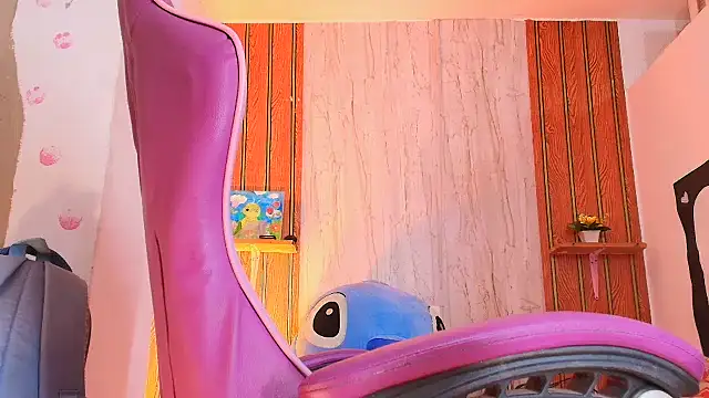 valenttina narvaez online show from March 27, 2026, 1:34 pm