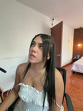 Luna rousse26 online show from April 1, 2026, 12:06 pm