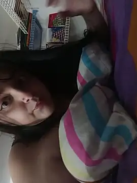 Snapshot of daphneev chatting on June 14, 2026, 8:10 pm daphneev online show from June 14, 2026, 8:10 pm
