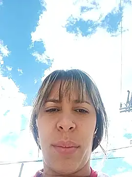 kiki milu online show from June 1, 2026, 7:46 pm