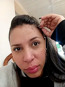 kiki milu online show from May 6, 2026, 1:37 pm