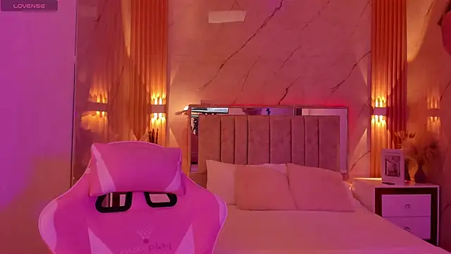 your whore Salome online show from April 15, 2026, 7:07 pm