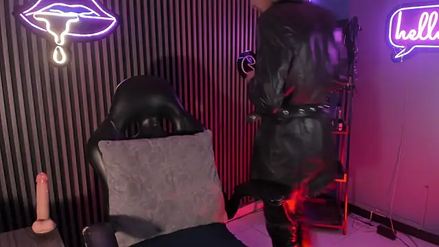 Maximoking26 online show from April 8, 2026, 8:49 am