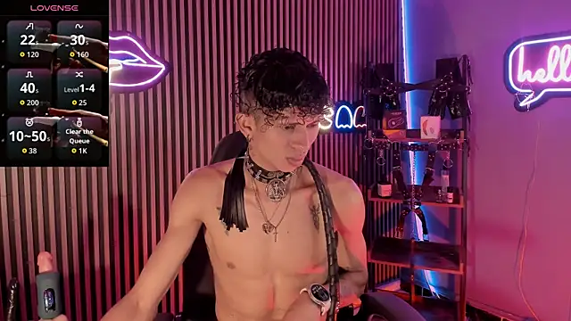 Maximoking26 online show from April 21, 2026, 2:51 am