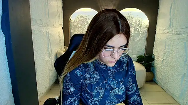 Marianna r  online show from March 3, 2026, 7:43 pm