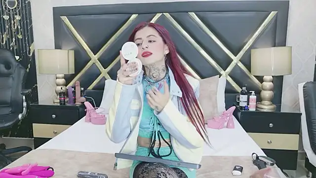 AntonellaEscudero online show from April 6, 2026, 8:21 pm