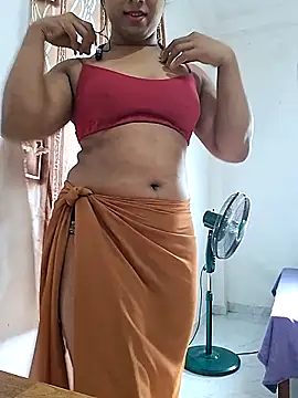 Snapshot of Queen_Saara chatting on February 23, 2026, 10:49 am Queen Saara online show from February 23, 2026, 10:49 am