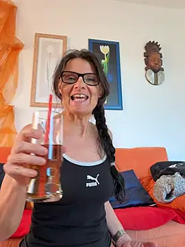 Dance Lady online show from February 26, 2026, 1:22 pm