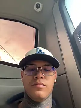 Snapshot of Maxtor_ chatting on February 19, 2026, 10:40 pm Maxtor online show from February 19, 2026, 10:40 pm