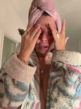 Darkfantisyx online show from April 7, 2026, 9:22 am