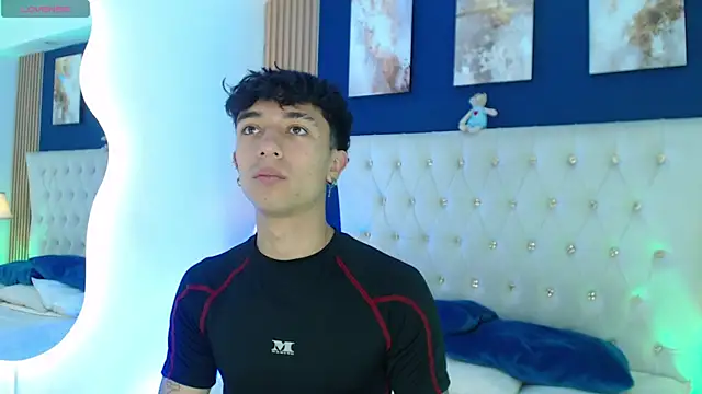 Aiden Rivers  online show from April 17, 2026, 1:25 pm