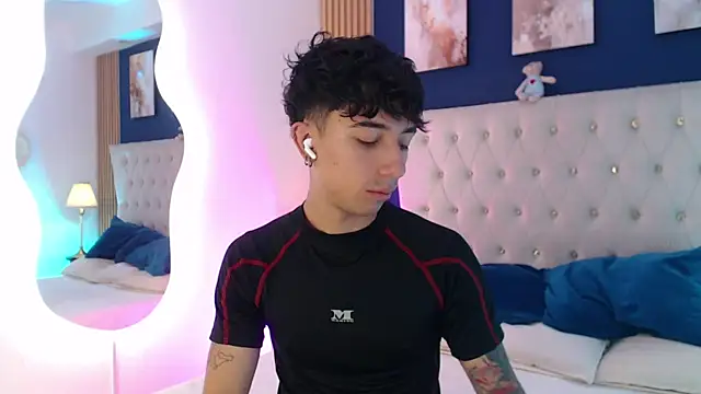 Aiden Rivers  online show from April 18, 2026, 12:51 pm