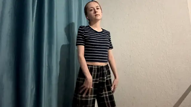 StaticBliss online show from February 25, 2026, 1:28 am