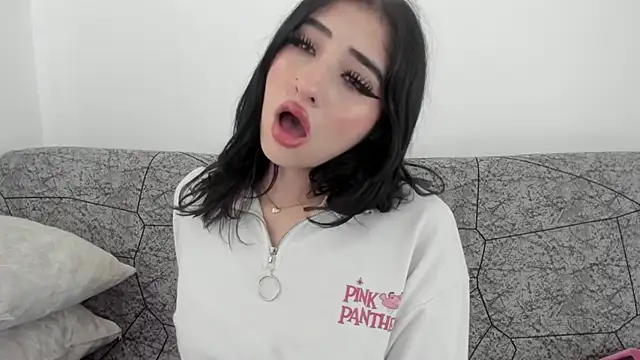Snapshot of Kattengel_ chatting on May 7, 2026, 9:40 pm Kattengel online show from May 7, 2026, 9:40 pm
