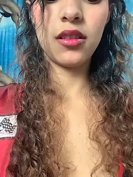 Snapshot of soffii-estrella chatting on March 3, 2026, 7:37 am soffii-estrella online show from March 3, 2026, 7:37 am