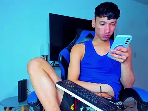 Lyam Russo online show from April 2, 2026, 3:35 am