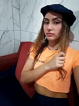 Larinhacat online show from March 3, 2026, 9:00 pm