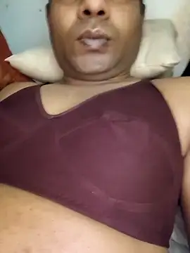 Snapshot of Amina___trans__sexy chatting on March 2, 2026, 8:21 am Amina trans sexy online show from March 2, 2026, 8:21 am