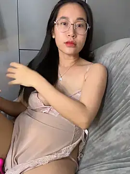 Lyla 99 online show from April 19, 2026, 2:23 am