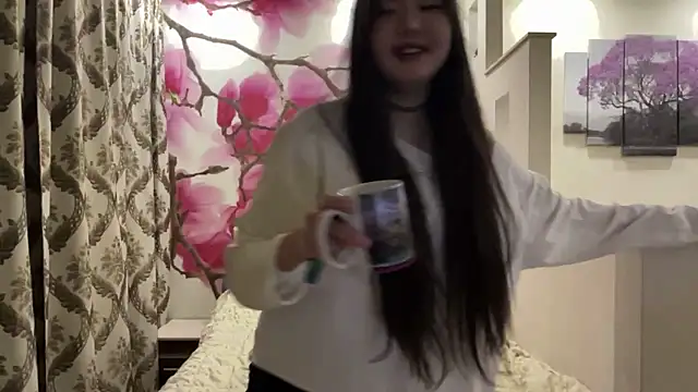 MaeRaads online show from April 18, 2026, 7:58 pm