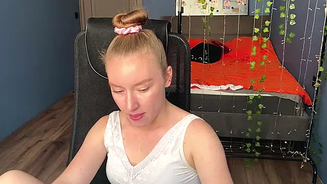 Snapshot of Anna_Kare chatting on August 6, 2026, 12:00 pm Anna Kare online show from August 6, 2026, 12:00 pm