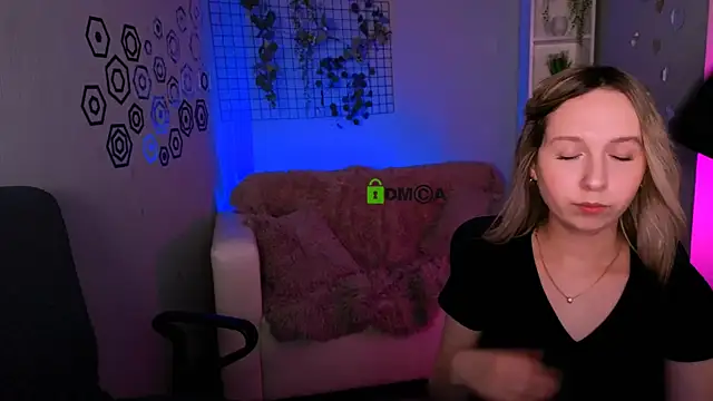 amalialowell online show from March 28, 2026, 8:10 pm