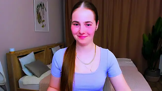 Maddy Wood  online show from April 18, 2026, 7:07 pm