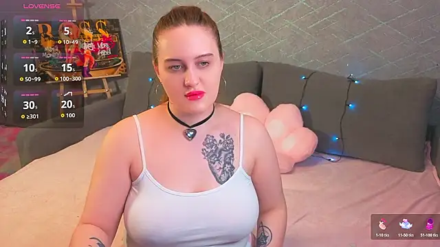 Snapshot of Polly_Tingle chatting on February 17, 2026, 12:24 pm Polly Tingle online show from February 17, 2026, 12:24 pm