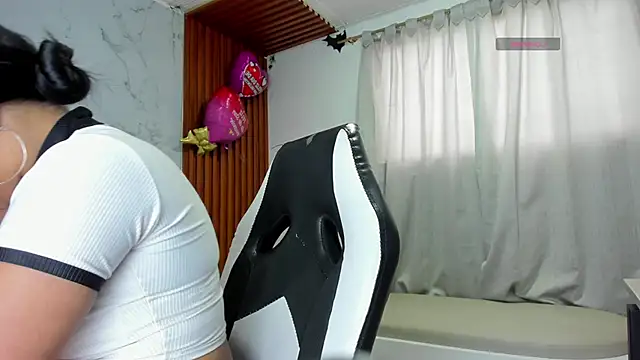 adhara  messY online show from March 31, 2026, 1:13 pm