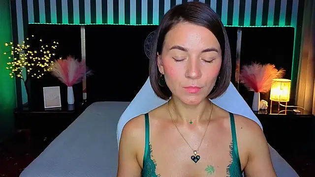 Snapshot of GracefulMichelle chatting on June 15, 2026, 7:13 pm GracefulMichelle online show from June 15, 2026, 7:13 pm