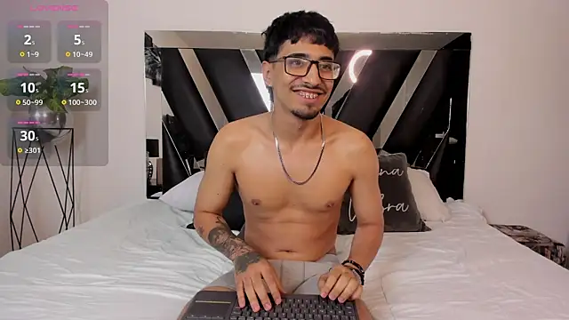 Mia Iron online show from March 2, 2026, 12:23 pm