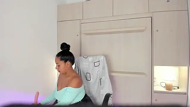 AllieBennet online show from February 26, 2026, 7:36 pm