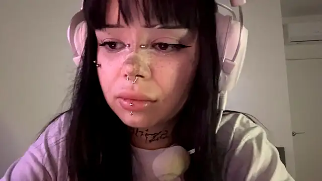 Luna Sohotti online show from March 29, 2026, 4:52 pm