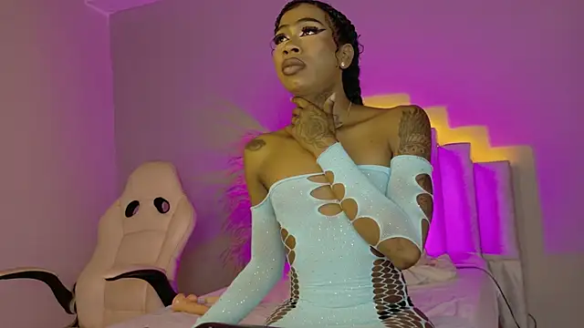 Snapshot of Sheinny_brown1 chatting on February 19, 2026, 7:44 pm Sheinny brown1 online show from February 19, 2026, 7:44 pm