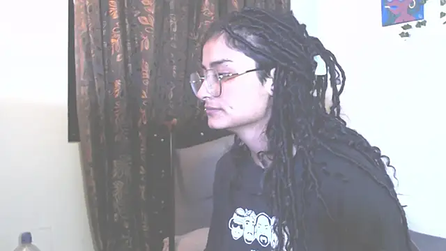Snapshot of Lili__Clan chatting on July 14, 2026, 3:44 am Lili Clan online show from July 14, 2026, 3:44 am