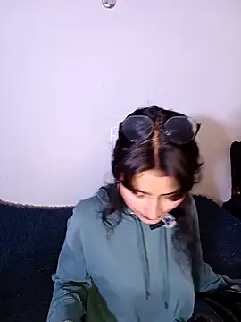 Snapshot of Lili__Clan chatting on March 4, 2026, 11:01 pm Lili Clan online show from March 4, 2026, 11:01 pm