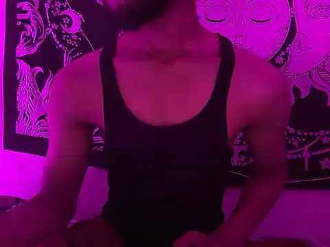 Snapshot of Robyne_xx chatting on February 19, 2026, 5:43 pm Robyne xx online show from February 19, 2026, 5:43 pm