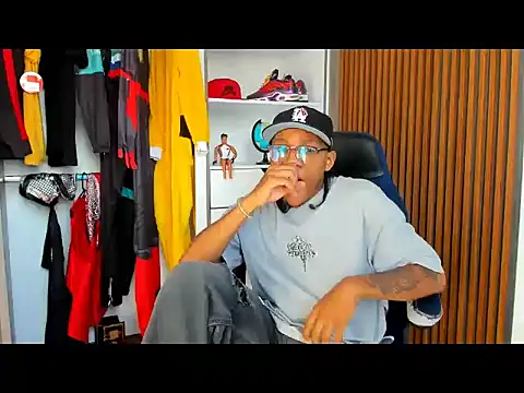 Snapshot of yandi_hot chatting on February 17, 2026, 2:03 pm yandi hot online show from February 17, 2026, 2:03 pm