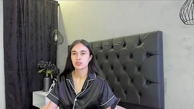 Snapshot of alice__susan chatting on May 31, 2026, 11:38 am alice susan online show from May 31, 2026, 11:38 am