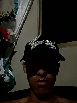 Snapshot of Alee_2005 chatting on March 3, 2026, 6:31 am Alee 2005 online show from March 3, 2026, 6:31 am