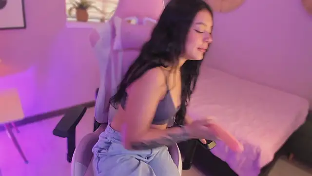 Lummii  online show from February 19, 2026, 7:33 pm