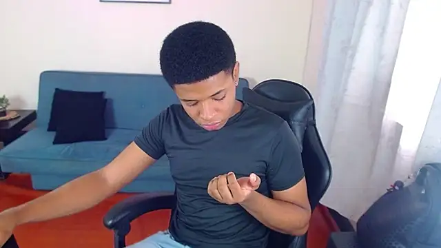 liiam3 online show from March 27, 2026, 9:05 pm