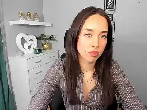 Snapshot of AdeleSolo chatting on February 18, 2026, 6:55 am AdeleSolo online show from February 18, 2026, 6:55 am