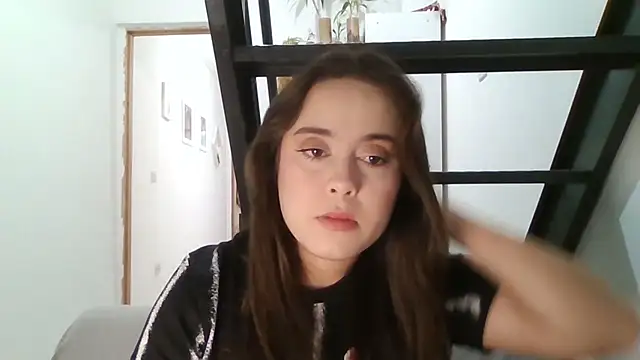 PutaYasmim online show from April 8, 2026, 12:12 am