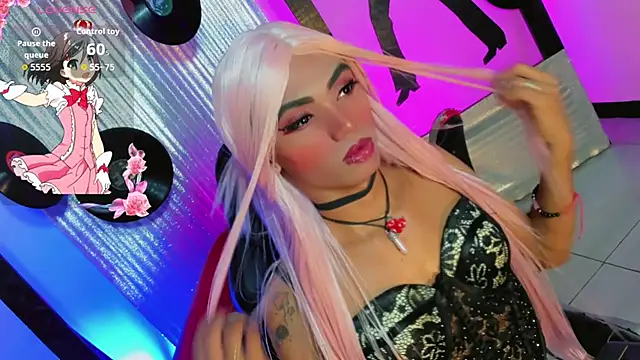 Snapshot of suzume_Mendez chatting on May 28, 2026, 11:27 am suzume Mendez online show from May 28, 2026, 11:27 am