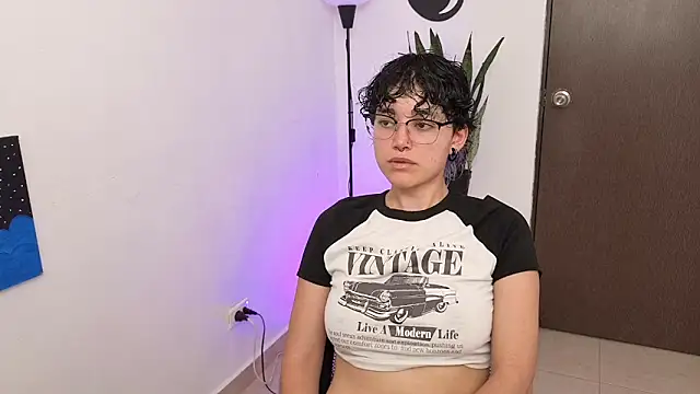 jeroharper  online show from April 21, 2026, 8:04 pm