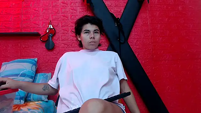 Snapshot of skinnysexy18 chatting on March 1, 2026, 1:11 pm skinnysexy18 online show from March 1, 2026, 1:11 pm